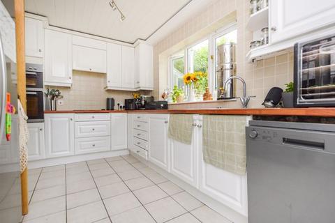 4 bedroom detached house for sale, Meadowbank, Stainby Road, Colsterworth