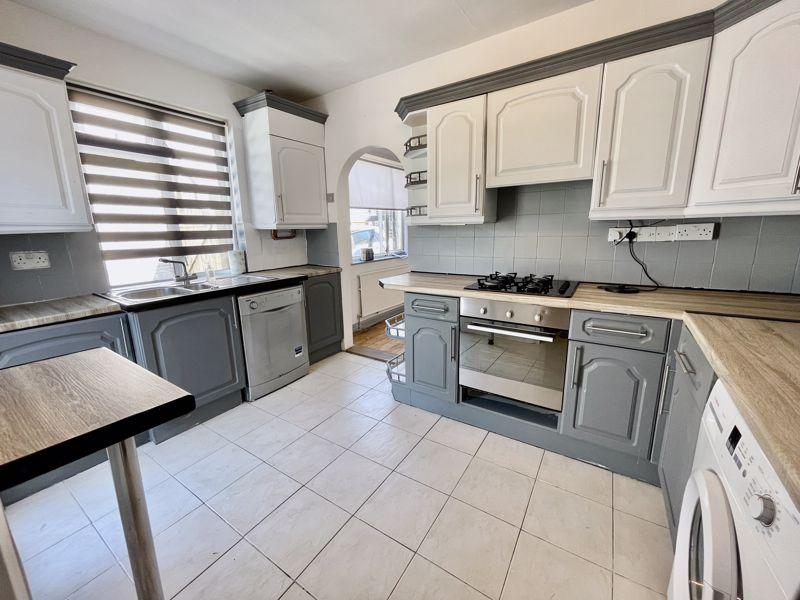 Old Forge Road High Wycombe Hp10 3 Bed Semi Detached House For Sale