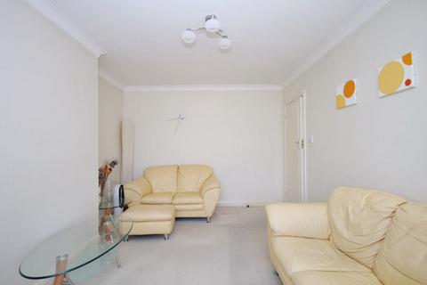 2 bedroom property for sale, Ormsby Garden, Greenford