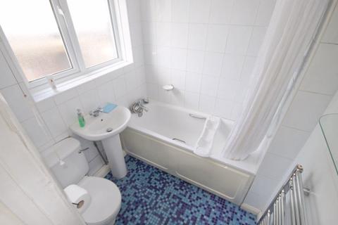 8a Ormsby Gardens, Greenford, UB6 9NR