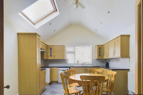 9 Ambleside, Chester, CH2 2PU
