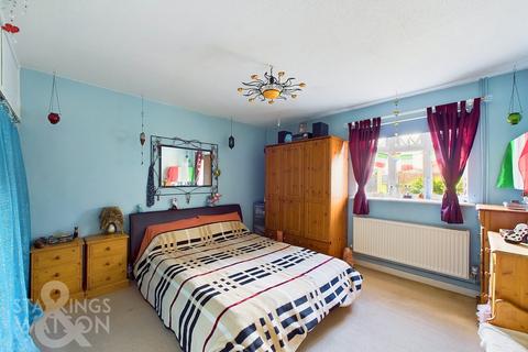 3 bedroom semi-detached bungalow for sale, Ash Close, Wymondham