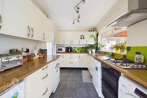 8 Ash Close, Wymondham, NR18 0HR
