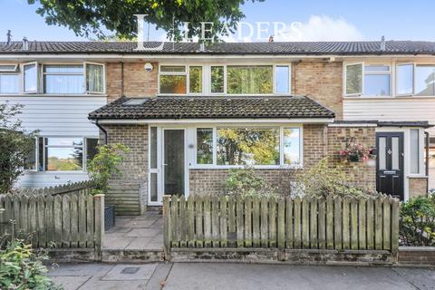 3 bedroom terraced house to rent, St Marys Grove, Biggin Hill, TN16