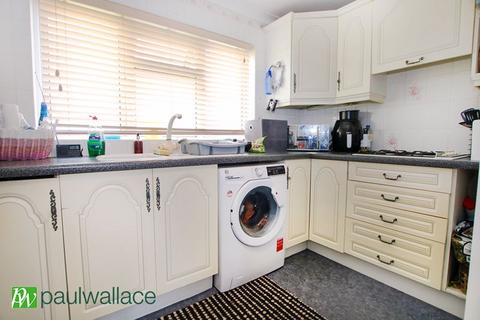 2 bedroom flat for sale, Slipe Lane, Turnford