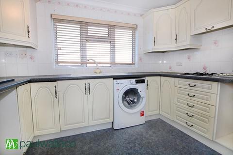 2 bedroom flat for sale, Slipe Lane, Turnford