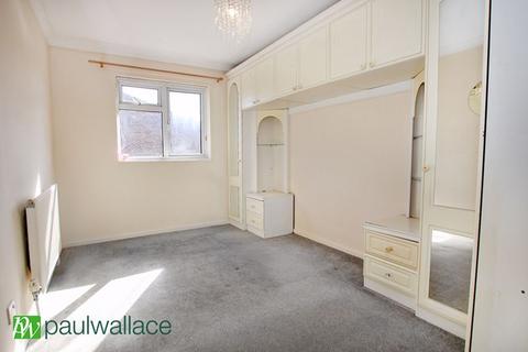 2 bedroom flat for sale, Slipe Lane, Turnford