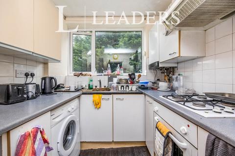 1 bedroom in a house share to rent, Queens Drive, Guildford