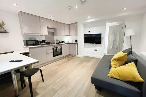1 bedroom apartment to rent, Windsor Court