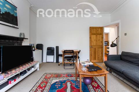 2 bedroom apartment to rent, Randall Road, Clifton