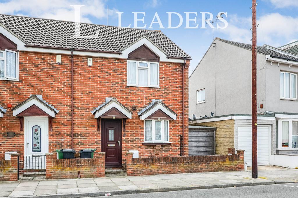 Winter Road, Southsea 2 bed end of terrace house £1,250 pcm (£288 pw)