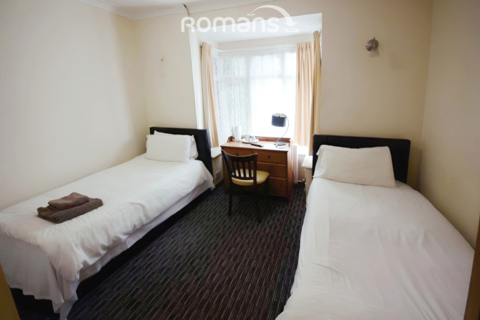 1 bedroom in a house share to rent, London Road, Langley