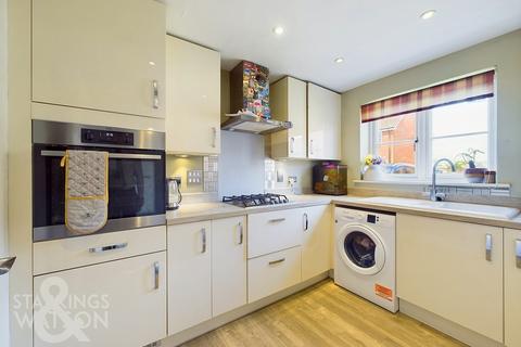 2 bedroom end of terrace house for sale, Oak Avenue, Loddon, Norwich