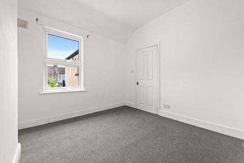 2 bedroom apartment for sale, Meadvale Road, Addiscombe