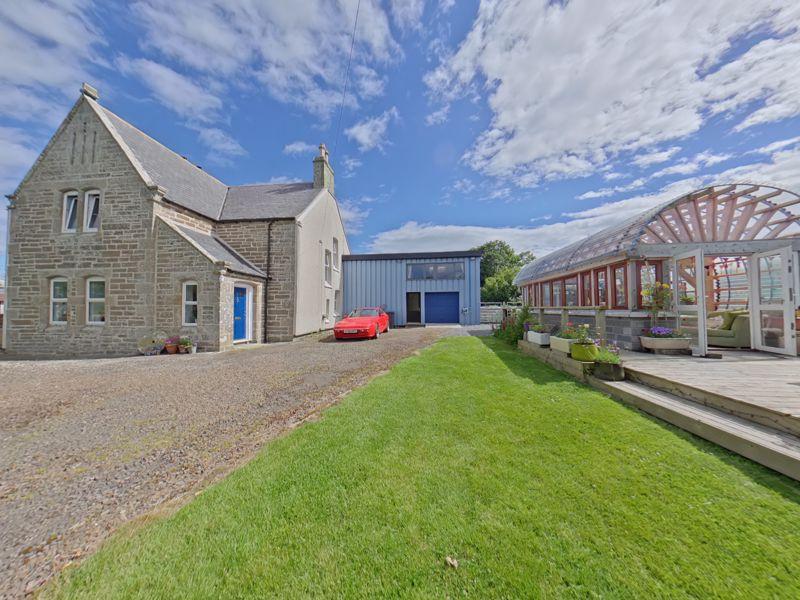 3 bed detached house for sale £300,000