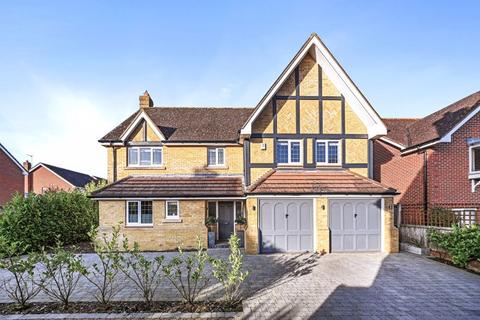 5 bedroom detached house for sale, Gladding Road, West Cheshunt EN7