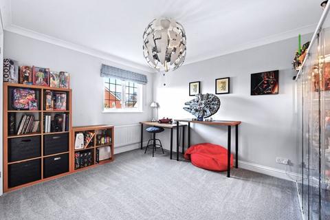 9 Gladding Road, Cheshunt, Waltham Cross, EN7 6XA