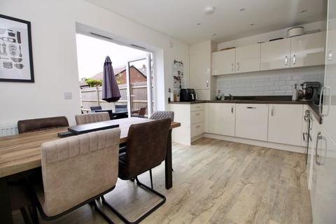 3 bedroom townhouse for sale, Kingsman Drive, Southampton SO32