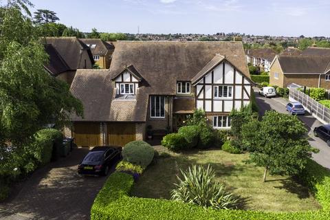 8 The Gateways, Goffs Oak, Waltham Cross, EN7 6SU