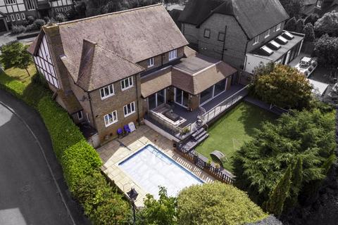 8 The Gateways, Goffs Oak, Waltham Cross, EN7 6SU