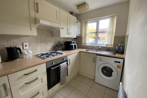 2 bedroom townhouse to rent, Maytree Close, Oakwood