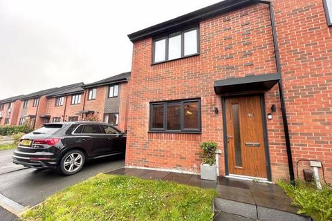 2 bedroom semi-detached house to rent, Levens Street, Salford