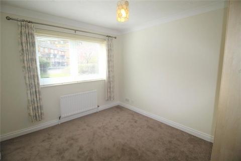 2 bedroom property to rent, 20 Greenes Court. Lower Kings Road