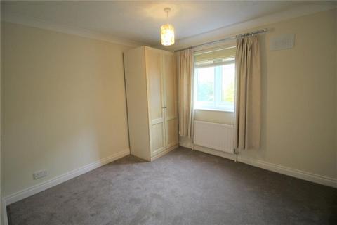 2 bedroom property to rent, 20 Greenes Court. Lower Kings Road