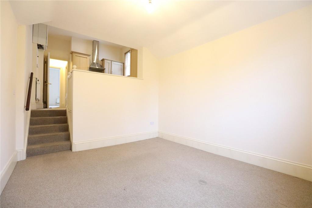 St Road, Cheltenham... 1 bed apartment to rent £900 pcm (£208 pw)