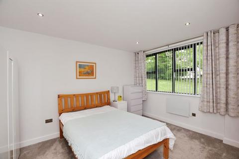 2 bedroom apartment to rent, Wyndham Road, Salisbury