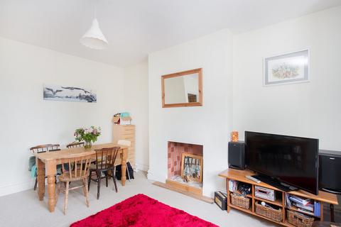 2 bedroom flat to rent, Cavendish Road, London