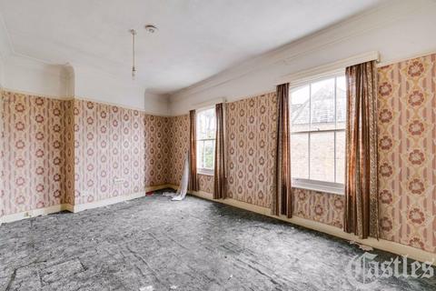 3 bedroom property for sale, Rendlesham Road, London