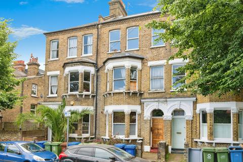 2 bedroom flat to rent, Morna Road, SE5