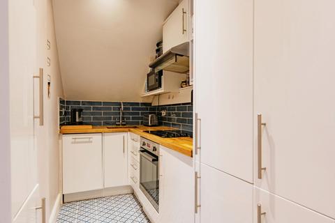 2 bedroom flat to rent, Flaxman Road, SE5