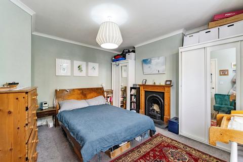 2 bedroom flat to rent, Flaxman Road, SE5