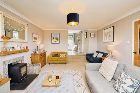 4 bedroom detached house to rent, Horestone Drive, PO34