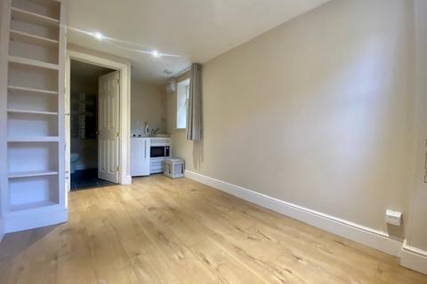 Studio to rent, Halifax Road, CB3