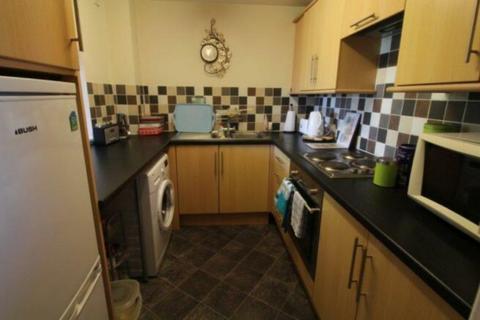 2 bedroom flat to rent, Farriers Close, Swindon, SN1 2QU