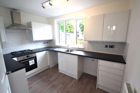 2 bedroom flat to rent, Blyth Road, Bromley