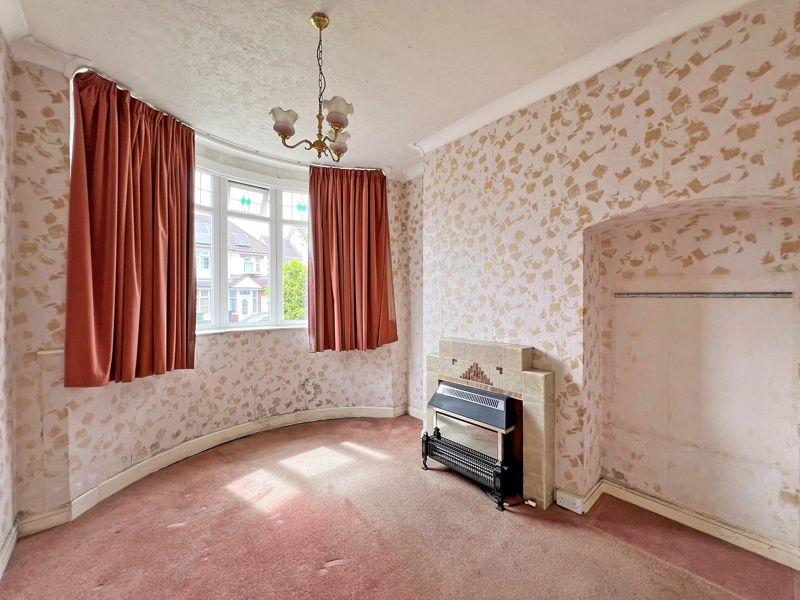 Burland Avenue, CLAREGATE 3 bed semidetached house for sale £165,000