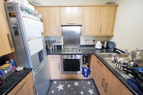 2 bedroom apartment for sale, John North Close, High Wycombe HP11