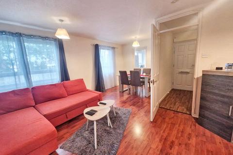 35 The Dukeries, Gloucester, GL1 2PU