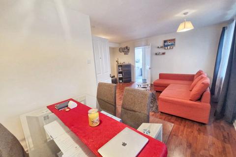 35 The Dukeries, Gloucester, GL1 2PU