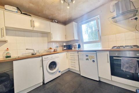 35 The Dukeries, Gloucester, GL1 2PU