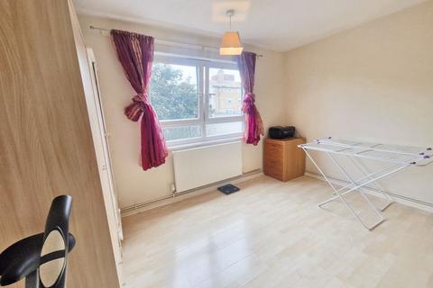 35 The Dukeries, Gloucester, GL1 2PU