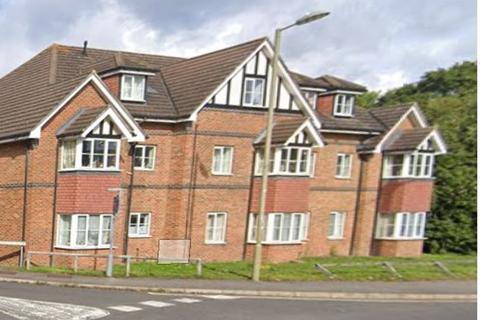 2 bedroom flat to rent, Chicheley Court, Sherington Close, Farnborough