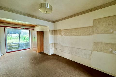 3 bedroom semi-detached house for sale, Peaseland Close, Cleckheaton, BD19