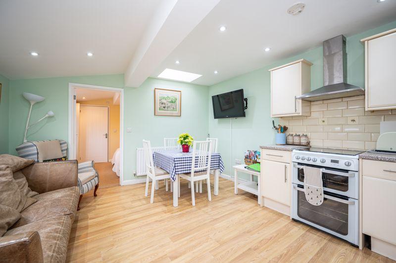Annexe Kitchen /...