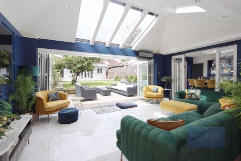 undefined, Grange Crescent, Chigwell IG7