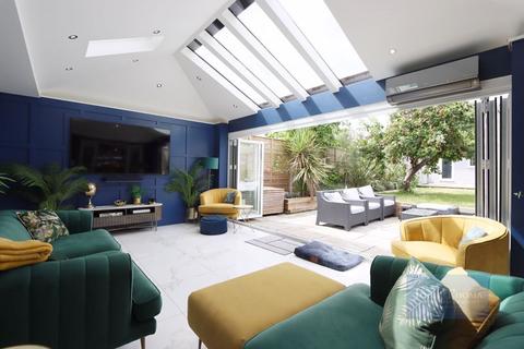 undefined, Grange Crescent, Chigwell IG7